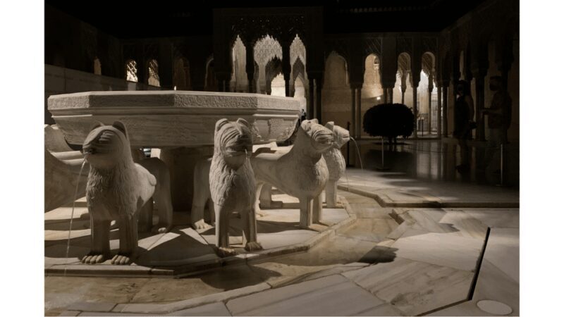 Alhambra: Nasrid Palaces Guided Night Tour without tickets - Authenticity and Guides