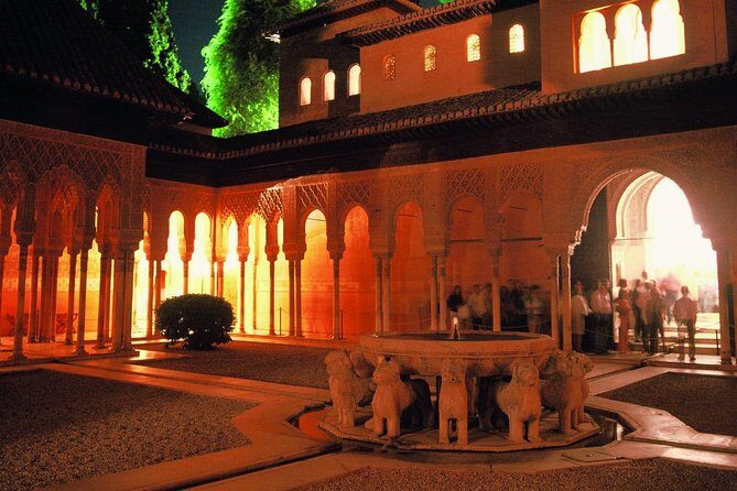 Alhambra: Night Visit to Nasrid Palaces - Key Points