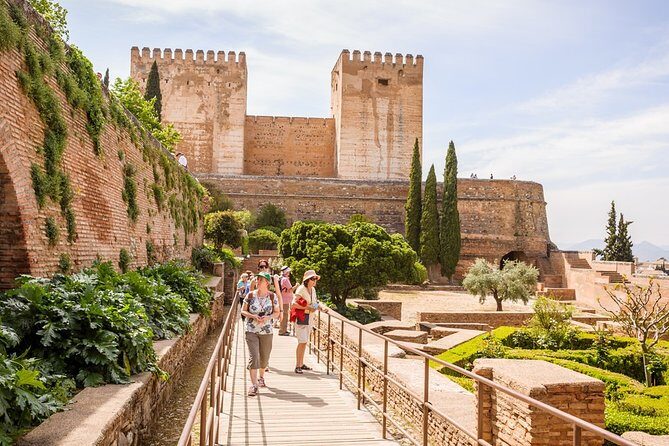 Alhambra palace Private tour with private local guide and admission tickets - Who Will Benefit Most?