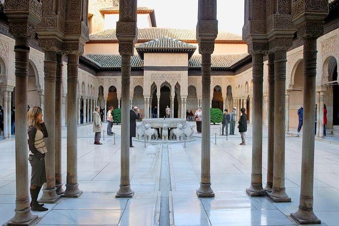 Alhambra Private/Small Group Tour & Nasrid Palaces Skip the Line - Exploring the Alhambra: A Detailed Review