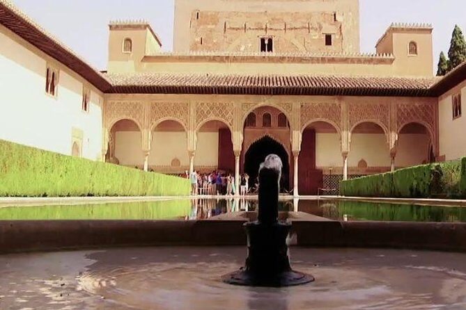 Alhambra Private/Small Group Tour & Nasrid Palaces Skip the Line - FAQ