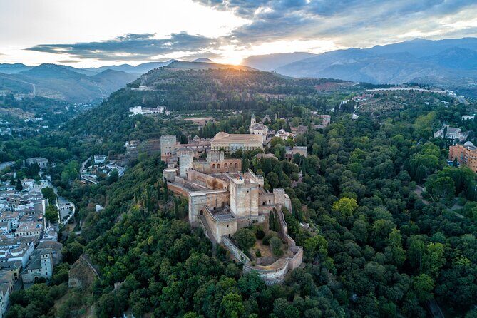 Alhambra Private Tour and Skip the Line Ticket and Official Guide - Key Points