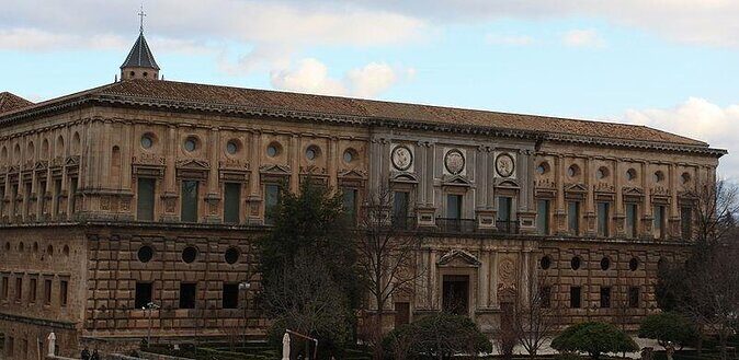 Alhambra Private Tour from Marbella: with Transport and skip-the-line tickets - Key Points