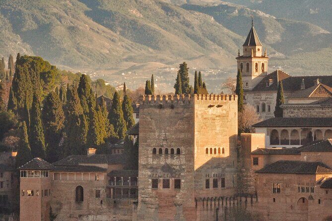 Alhambra Private Tour & Nazaries Palaces from Seville with Pickup - Lunch and Local Flavor in the Albaycin