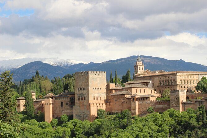 Alhambra private tour with tickets - Experience the Alhambra in Comfort and Style: Private Guided Tour with Tickets