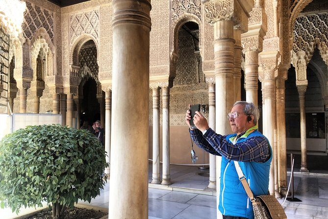 Alhambra: Small Group Tour with Local Guide & Admission - Who Should Book This Tour