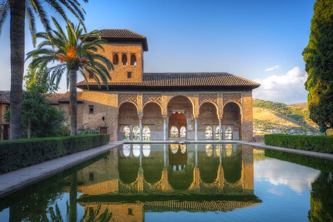 Alhambra Ticket and Guided Tour with Nasrid Palaces - Key Points