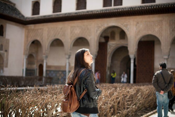 Alhambra Tour and Nazaries Palaces with Hammam Massage Experience - Exploring the Itinerary in Detail