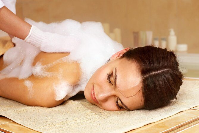 Alhambra Tour and Nazaries Palaces with Hammam Massage Experience - Who Will Love This Tour?