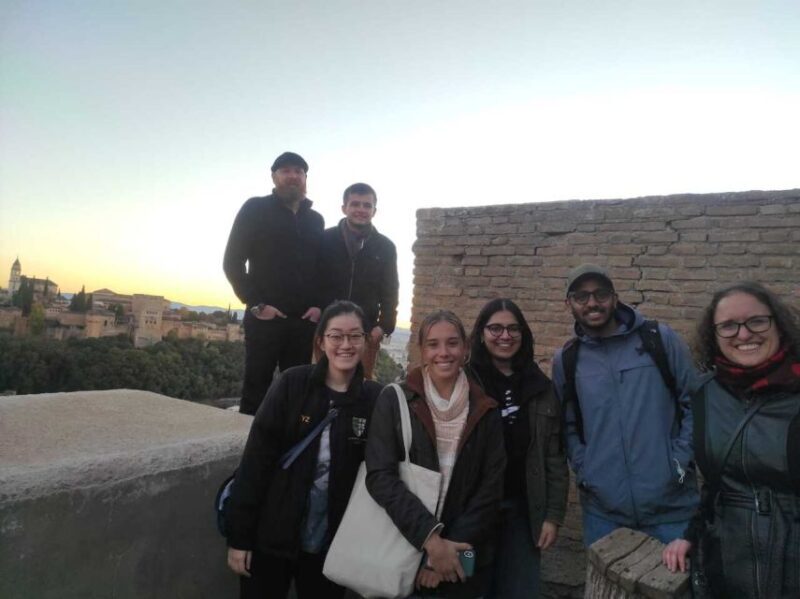 Alhambra with Nazaries Palaces Private Tour - Key Points