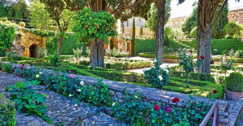 Alhambra's Gardens: Generalife, Partal, Alcazaba, & Carlos V - An In-Depth Look at the Alhambras Gardens & Palaces Tour
