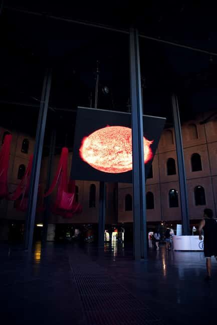 Alhóndiga de Bilbao: Art explained by Artists - Introduction: Exploring Bilbao’s Architectural Gem