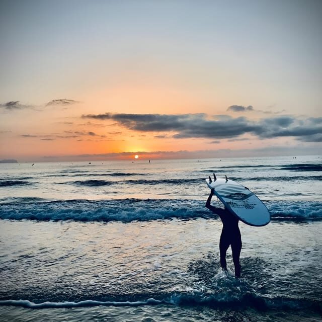 Alicante: 2 Hour Table Surf Rental + Spanish Tapa and Drink - The Sum Up