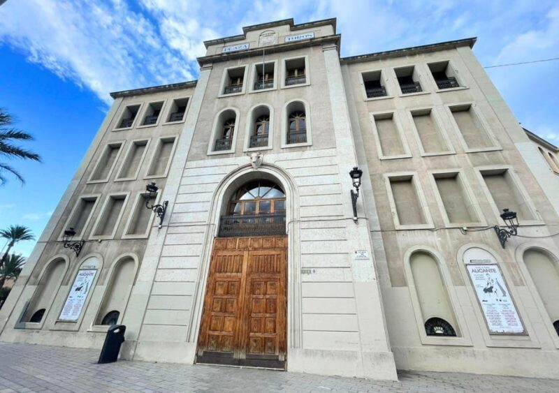 Alicante: Bullring and Castle Guided Tour with Taxi Transfer - Transitioning to Santa Barbara Castle