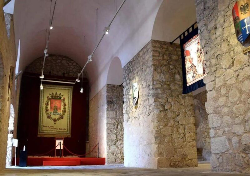 Alicante: Bullring and Castle Guided Tour with Taxi Transfer - Pricing and Value
