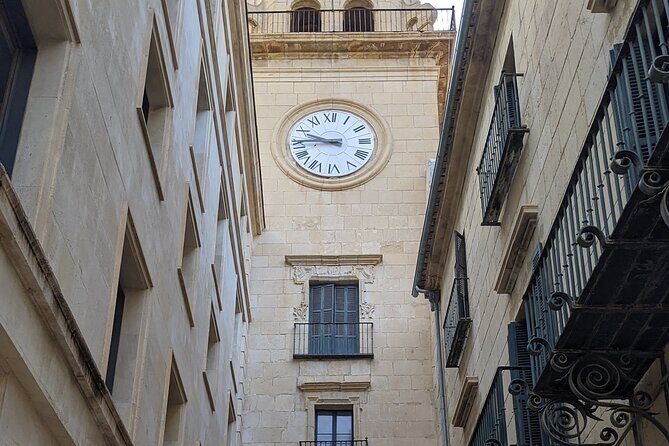 Alicante & Elche. Transport, guide and monuments. - Key Points