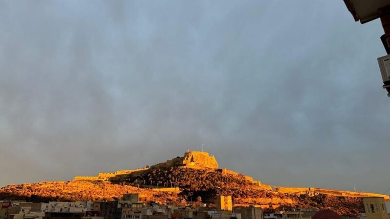 Alicante: Night Walking Tour - Key Points