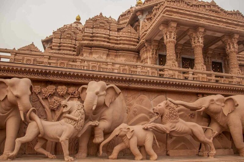 All Inclusive Akshardham Temple Tour with Light & Water Show - FAQs