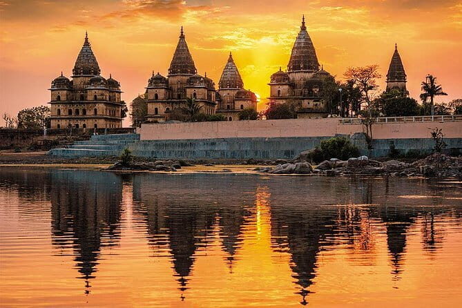 All Inclusive Full Day Sightseeing Tour of Orchha - Visiting the Sacred and the Serene: Chaturbhuj Temple