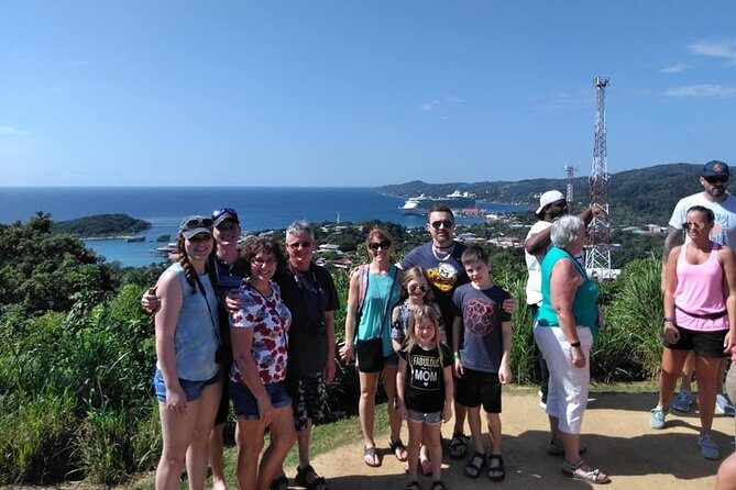 All inclusive Glass Bottom boat Wild life encounter and Beach - Getting the Most Out of Your Roatan Experience