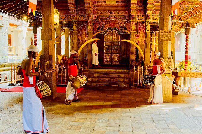 All Inclusive Kandy Private Day Tour From Colombo and Negombo - Exploring Kandy: The Heart of Sri Lanka’s Cultural Heritage