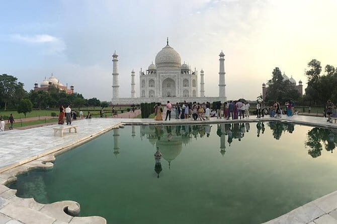 All Inclusive Private Day Tour to Taj Mahal from Delhi by Car - Lunch Break at a Local Restaurant