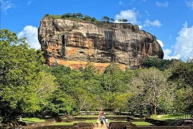 All Inclusive Sigiriya Rock Fortress & Dambulla Temple day Tour - FAQ