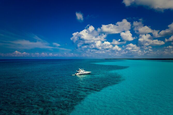 All inclusive Tulum: 4 hours Luxury Yacht 58' Azimut - A Luxurious Day on the Water: The All-Inclusive Tulum Yacht Experience