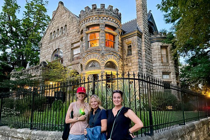 All-Inclusive Twilight Ghost Tour with a Boozy Twist - Iconic Haunted Houses and Paranormal Hotspots