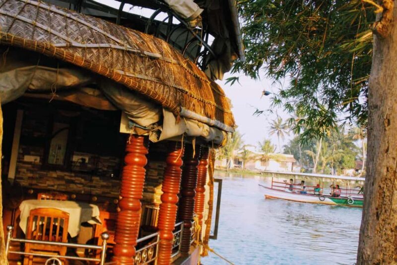 Alleppey / Alappuzha Houseboat Day Cruise with Lunch: Cochin - An In-Depth Look at the Alleppey Houseboat Day Cruise