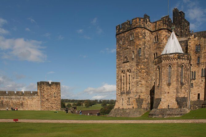 Alnwick Castle, Northumberland and Borders Tour with Admission - Key Points