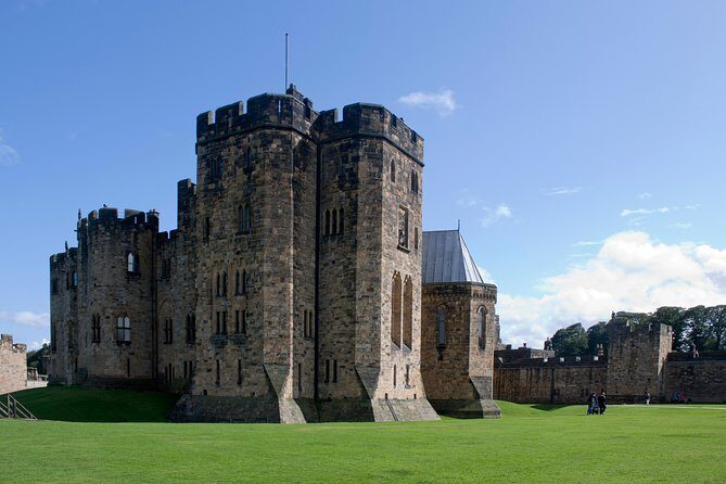 Alnwick Castle, Northumberland and Borders Tour with Admission - The Ultimate Guide to Your Borders and Alnwick Castle Day Trip