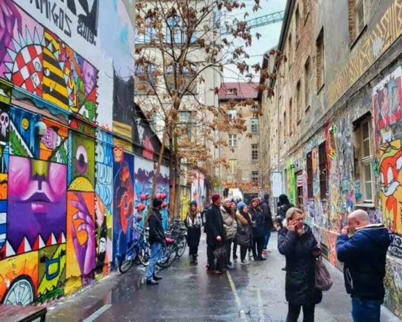 Alternative Berlin / Street art tour - Private group - Exploring Berlin’s Alternative Scene: A Deep Dive into Street Art, Neighborhoods, and Underground Culture