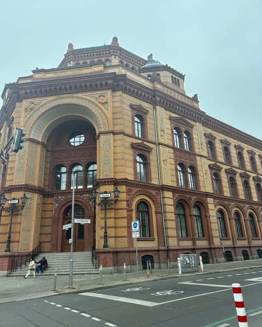 Alternative tour of Berlin in Spanish - An In-Depth Look at the Alternative Berlin Tour