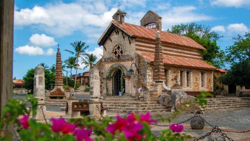 Altos de Chavón + Cueva de las Maravillas excursion from Bavaro/Punta Cana - Key Points