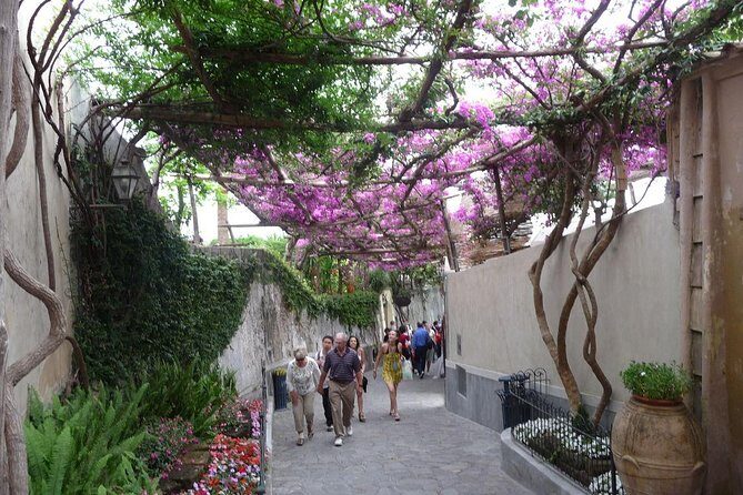 Amalfi Coast Positano and Emerald Grotto Fullday from Rome - FAQs