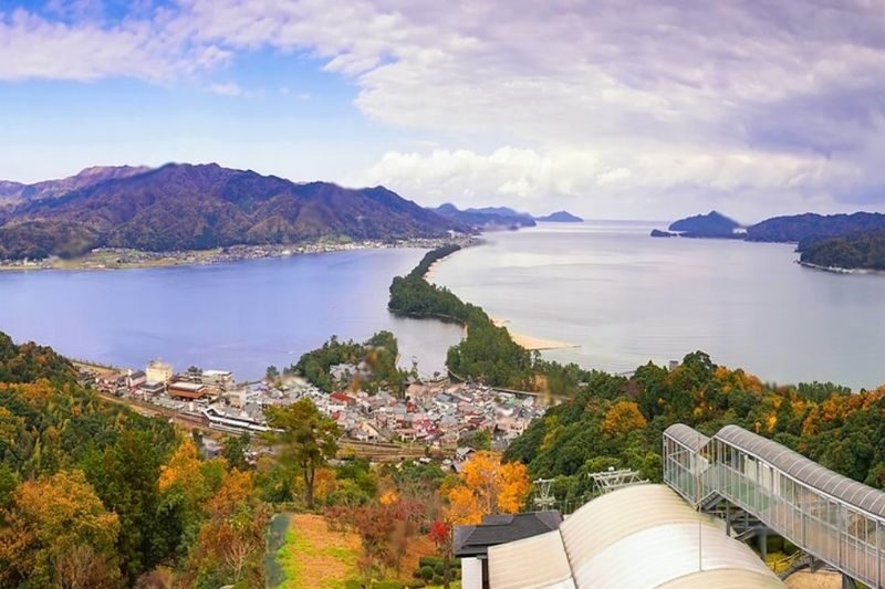 Amanohashidate, Ine Funaya, & Chionji Temple One Day Tour - What the private, self-guided format means