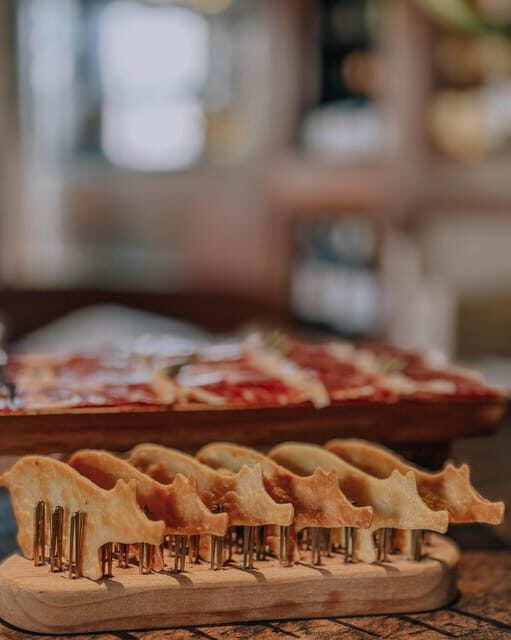 AMARANTE: Painting & Wine Tasting - make your onw art piece - A Creative Escape in Amarante: Painting & Wine Tasting Experience
