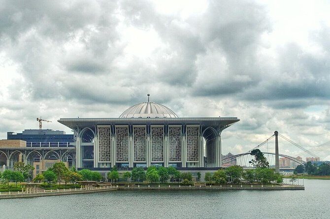 Amazing 8 Attractions Half-Day Putrajaya City Tour - Authentic Traveler Insights