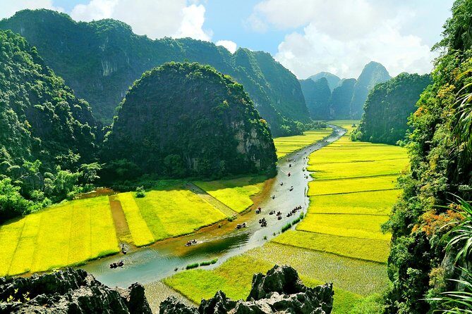 Amazing Luxury Hoa Lu Tam Coc 1 Day - Small Group Tour With Limousine bus - An Authentic Day in Northern Vietnam: Hoa Lu and Tam Coc with a Touch of Luxury