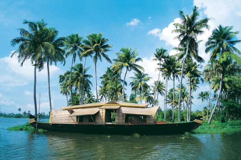 Amazing Munnar Alleppey Tour 4D/3N - Final Day: Farewell and Optional Exploration