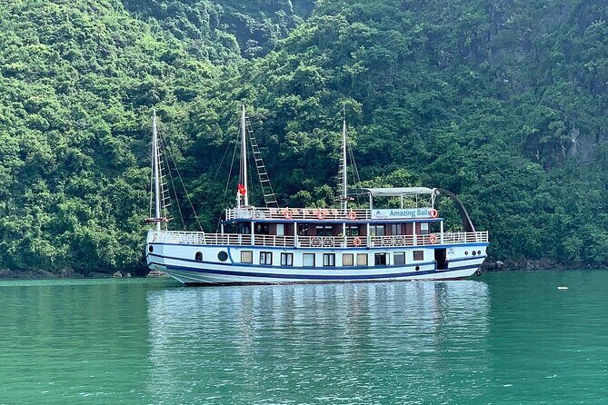 Amazing Sails Cruise - Bai Tu Long Bay Day Tour - Cabin Included - Exploring Bai Tu Long Bay with Amazing Sails Cruise