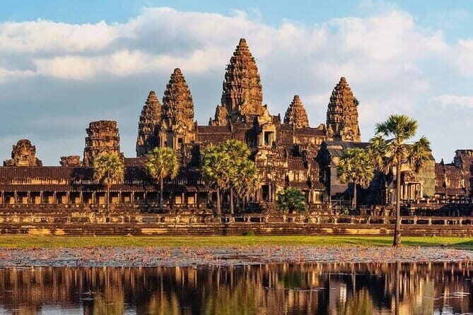 Amazing Sun Rise at Angkor Wat With Tour Guide - A Deep Dive into the Experience