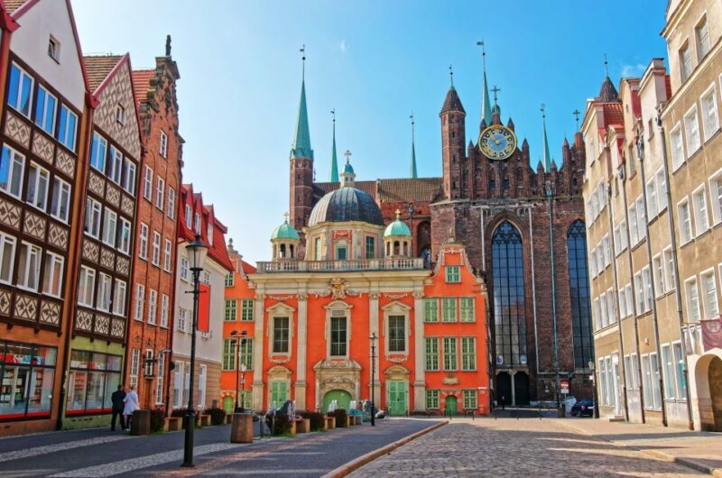 Amber Museum and Gdansk Old Town Private Tour with Tickets - Exploring Gdańsks Old Town and Amber Museum: A Deep Dive