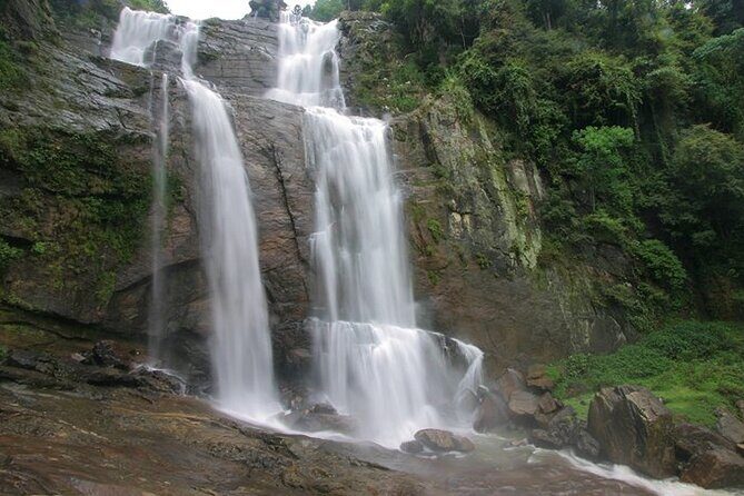 Ambuluwawa & Ramboda Falls Tour From Kandy - Key Points