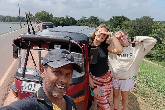 Ambuluwawa Tower and Kandy City Tuk Tuk Tour with Epic views - Key Points