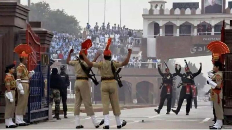 Amritsar: Full day Tour with Wagah Border Retreat ceremony - An In-Depth Look at the Amritsar Experience