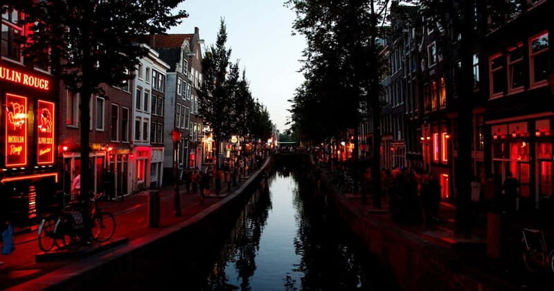 Amsterdam: 1,5-Hour Red Light District Tour - Practical Considerations: What You Need to Know