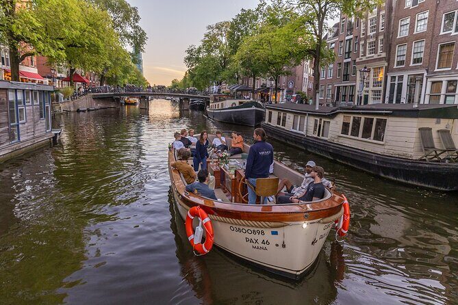 Amsterdam: 2-Hour Canal Cruise incl. Drinks & Dutch Snacks - A Closer Look at the Experience