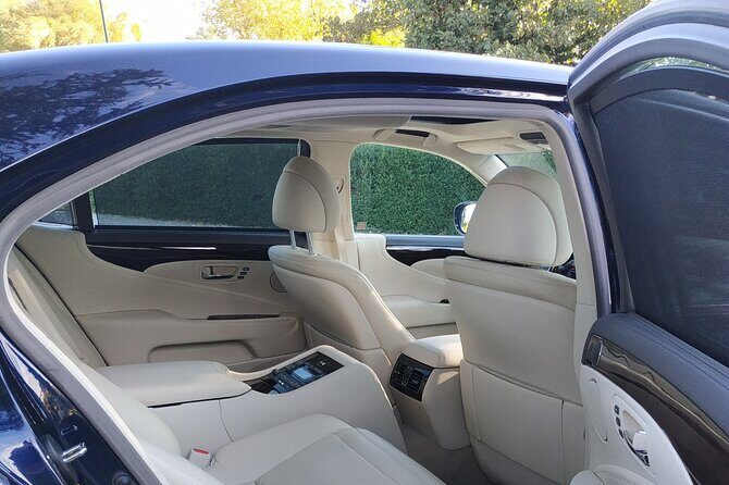 Amsterdam and Countryside Private Full-Day Tour by luxury car - FAQs